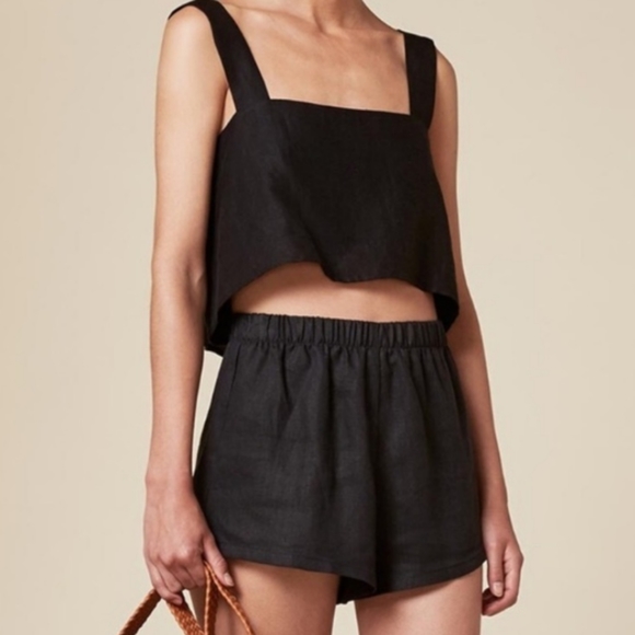 Reformation Pants - SOLD🥀 Reformation Tyson Linen Shorts